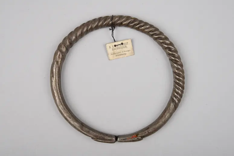Halsring