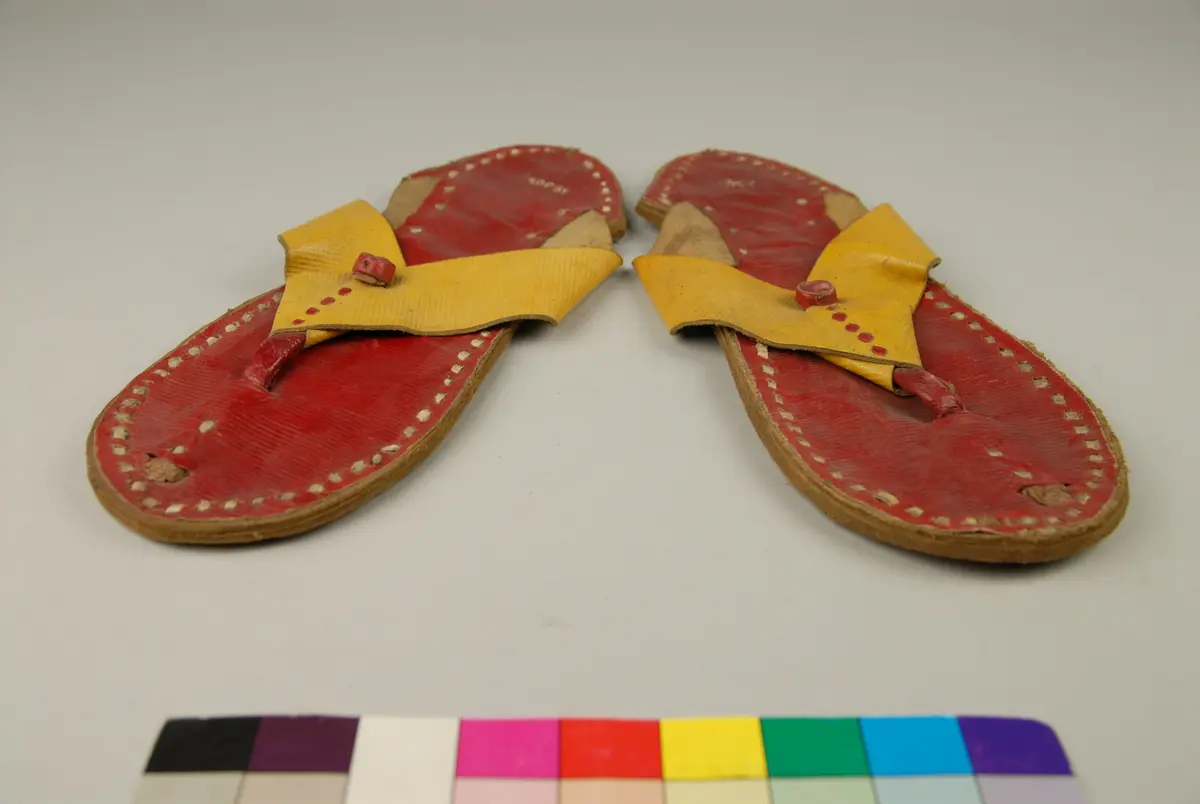 Paar Sandalen