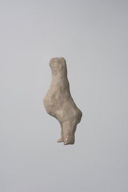 Lehmfigur: Menschliche Figur