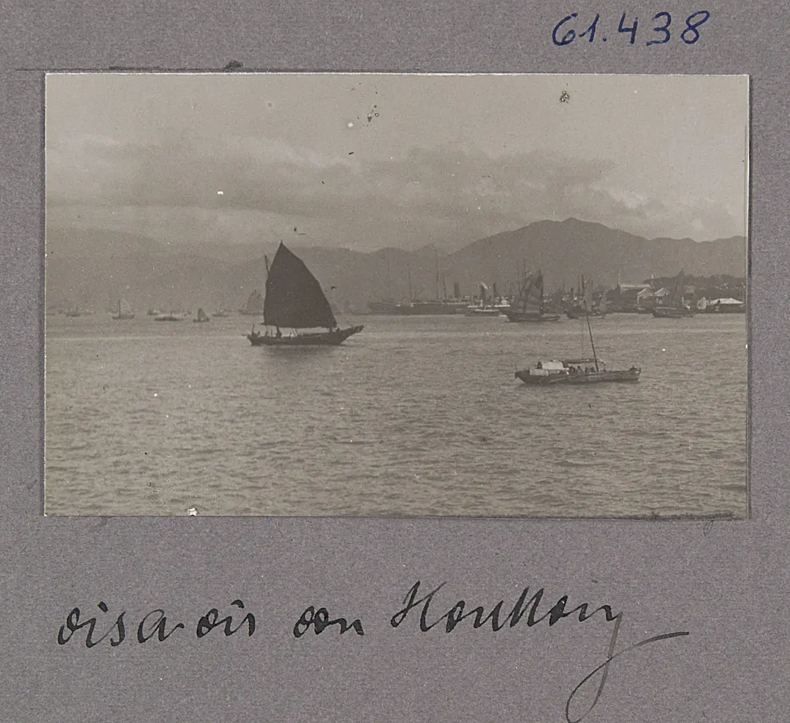 vis a vis von Honkong