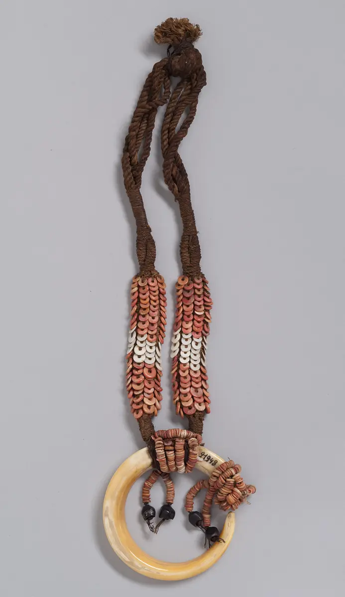 Brustschmuck
