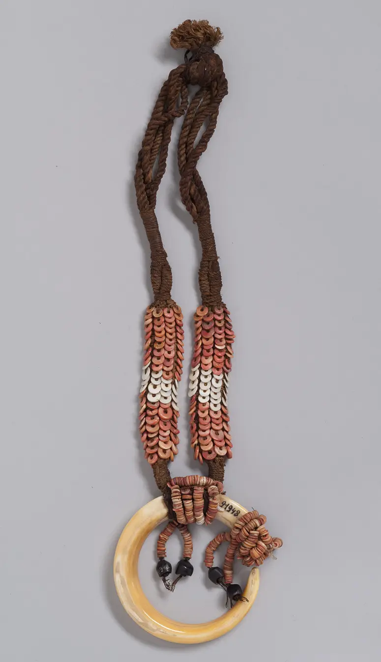 Brustschmuck