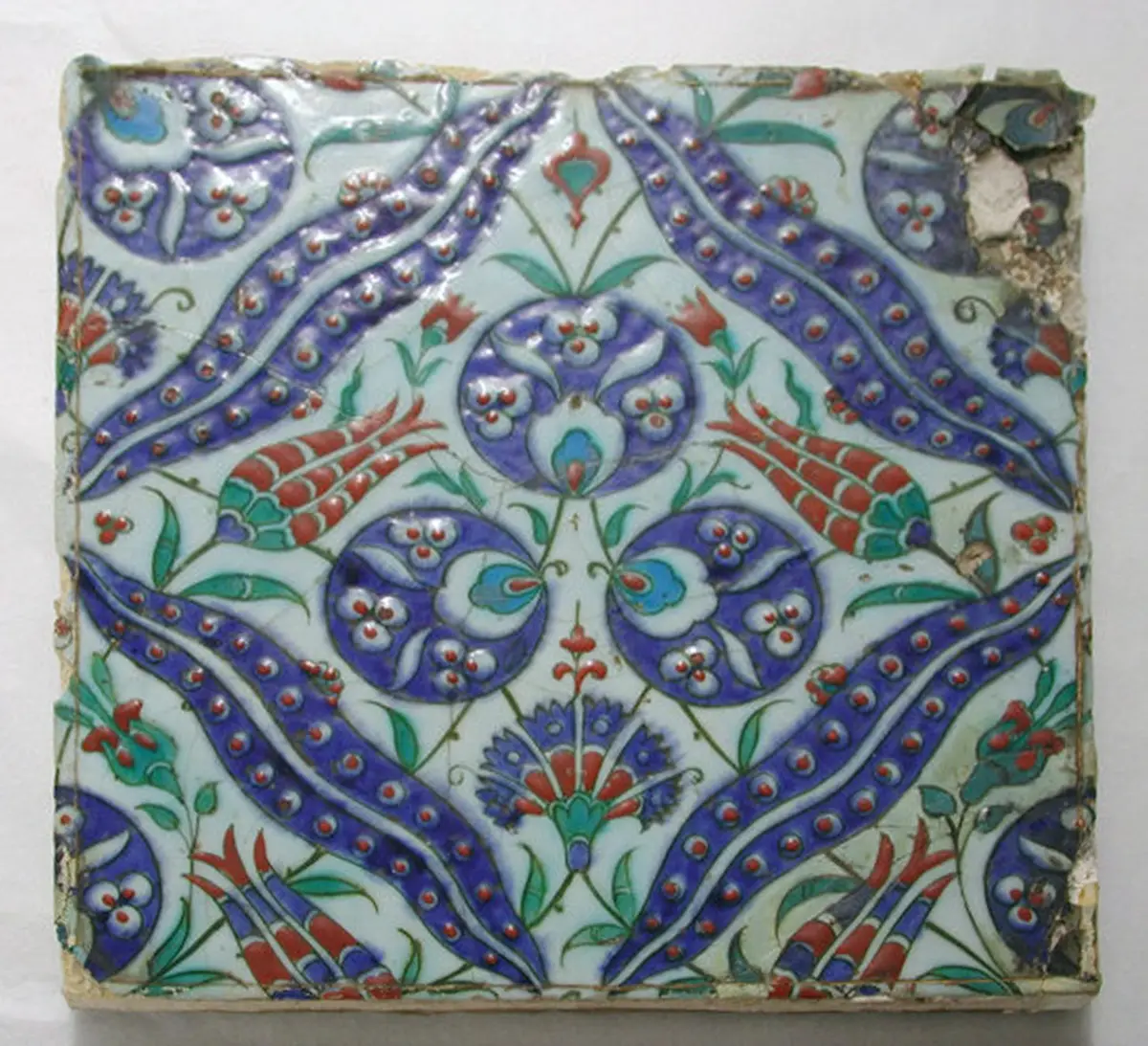 Osmanische Fliese mit Çintamani- oder Dreikugel-Motiv