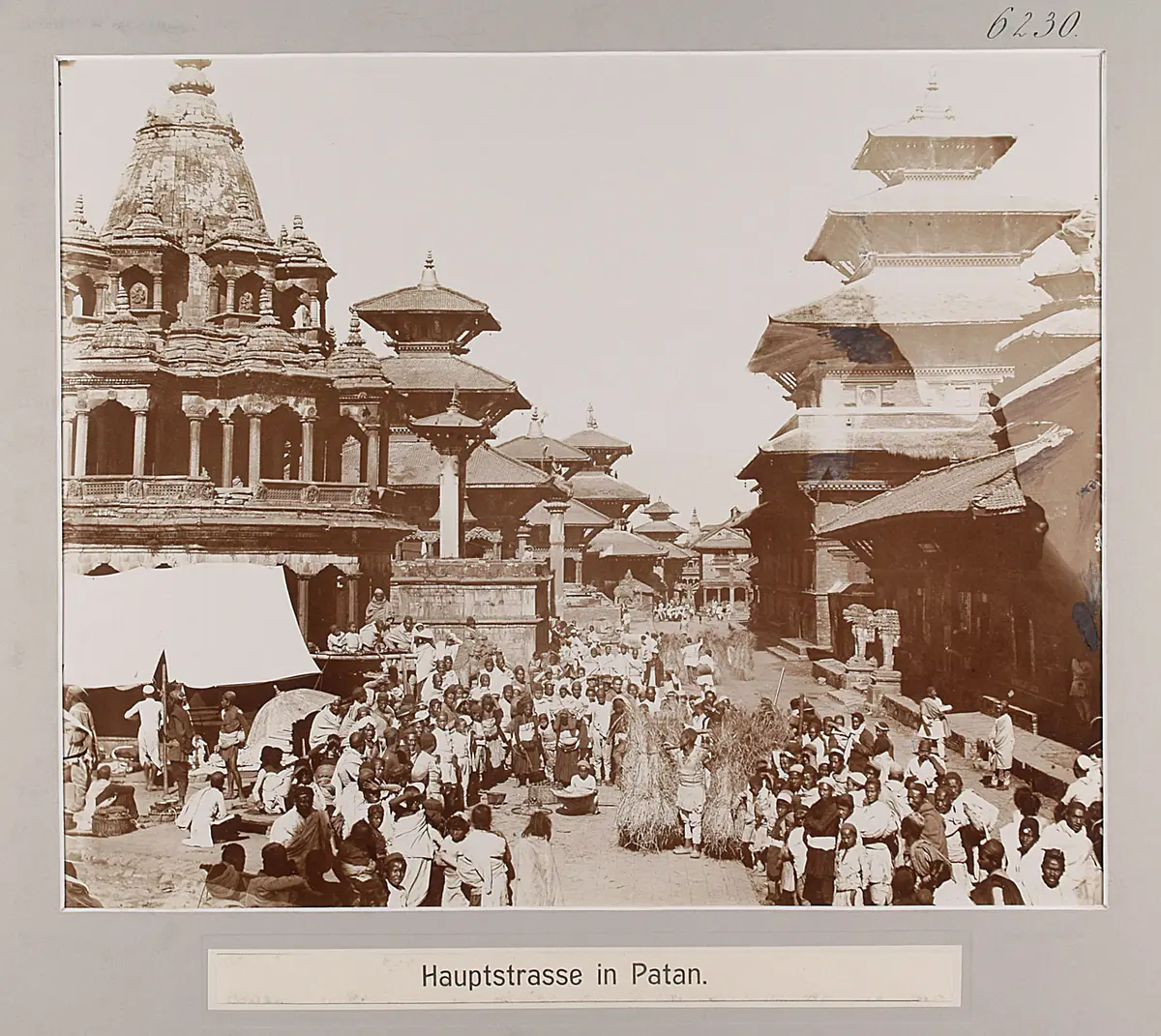 Hauptstrasse in Patan