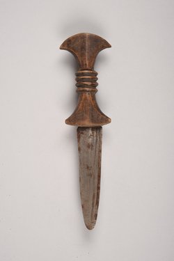 Messer mit Scheide