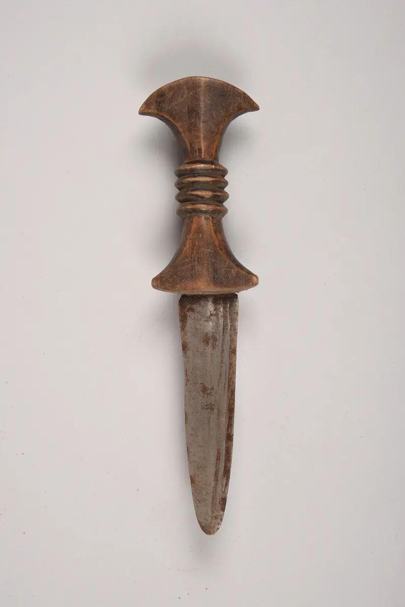 Messer mit Scheide