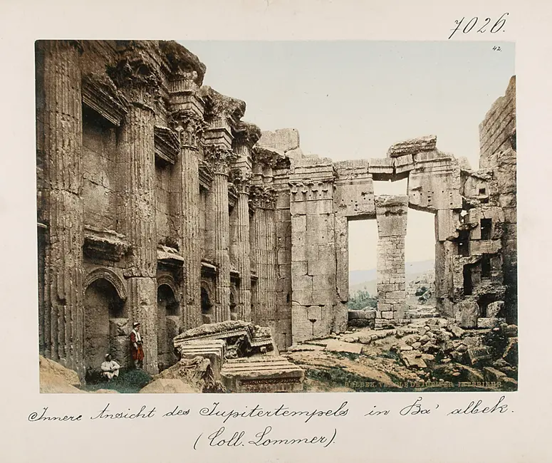 Innere Ansicht des Jupitertempels in Ba'albek