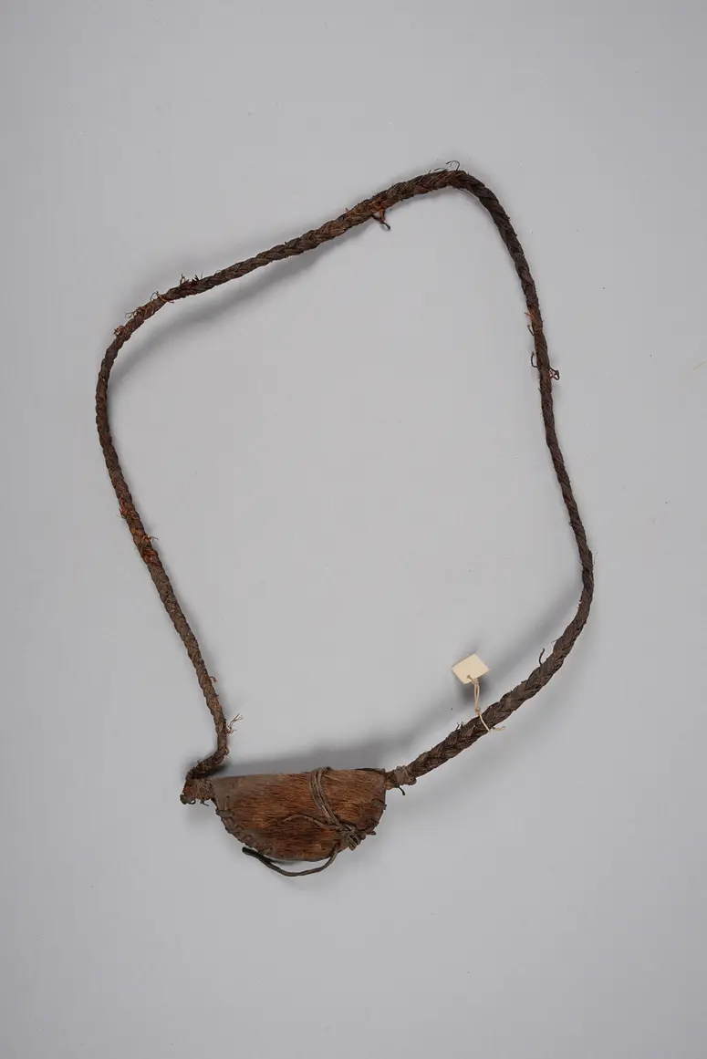 Halskette (Amulett?)