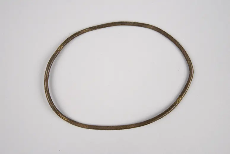 Fünf Armbänder