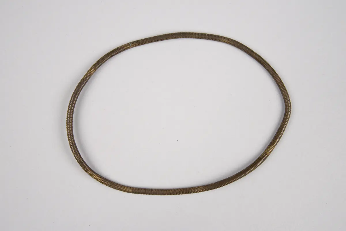 Fünf Armbänder