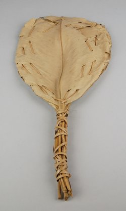 Fächer zum Einsammeln von Ameisen und Feueranfachen