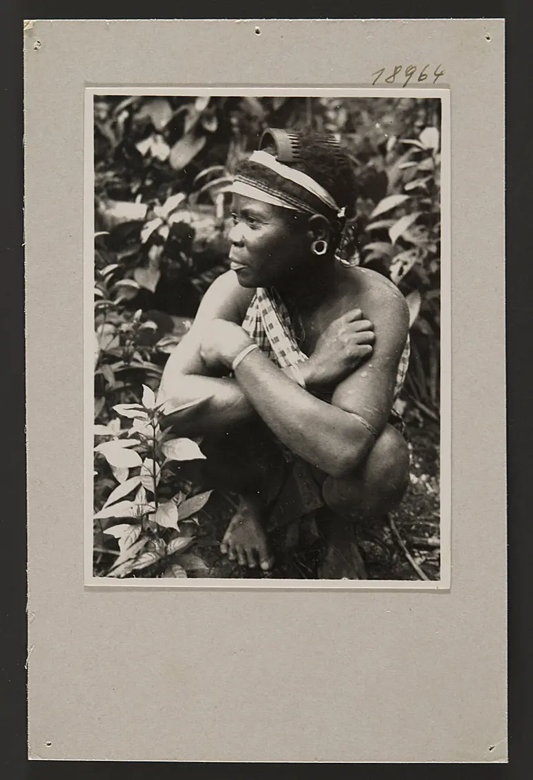 Women with Ornamental Comb
