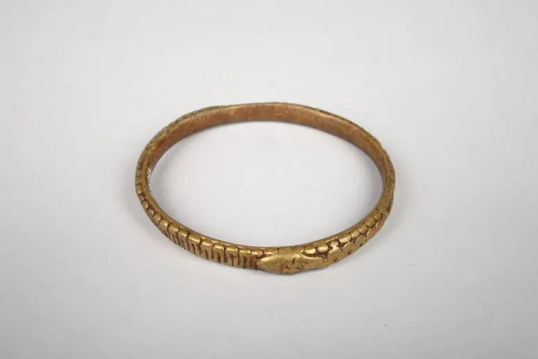 Armband einer verheirateten Frau