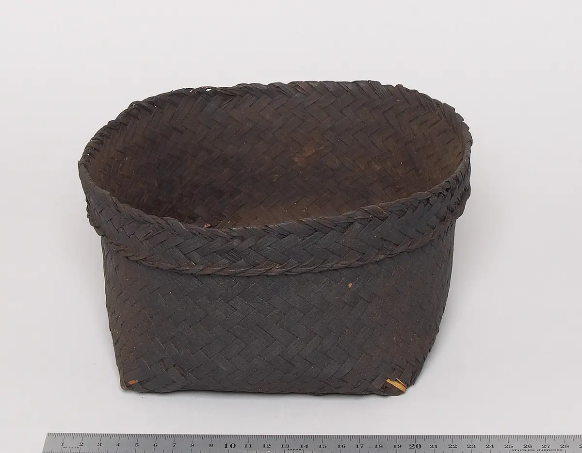 Korbschüssel (Ako)