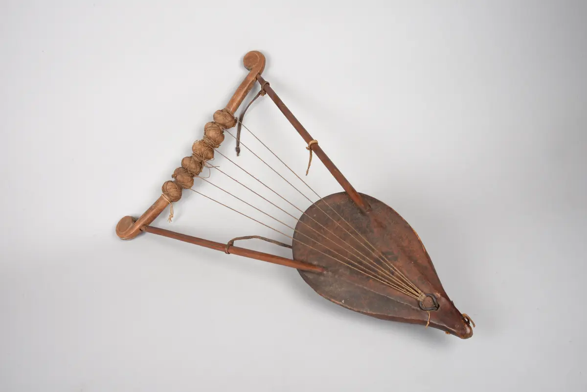 Instrument: Lute