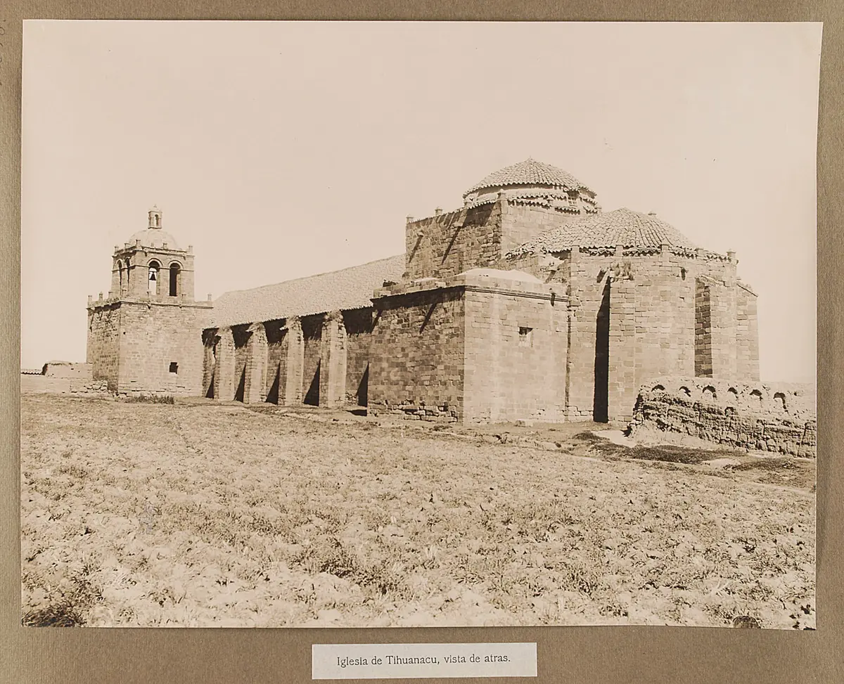 Kirche von Tiahuanaco, Rückansicht