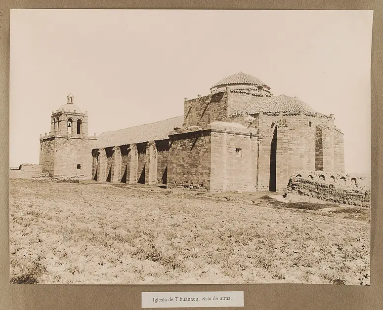 Kirche von Tiahuanaco, Rückansicht
