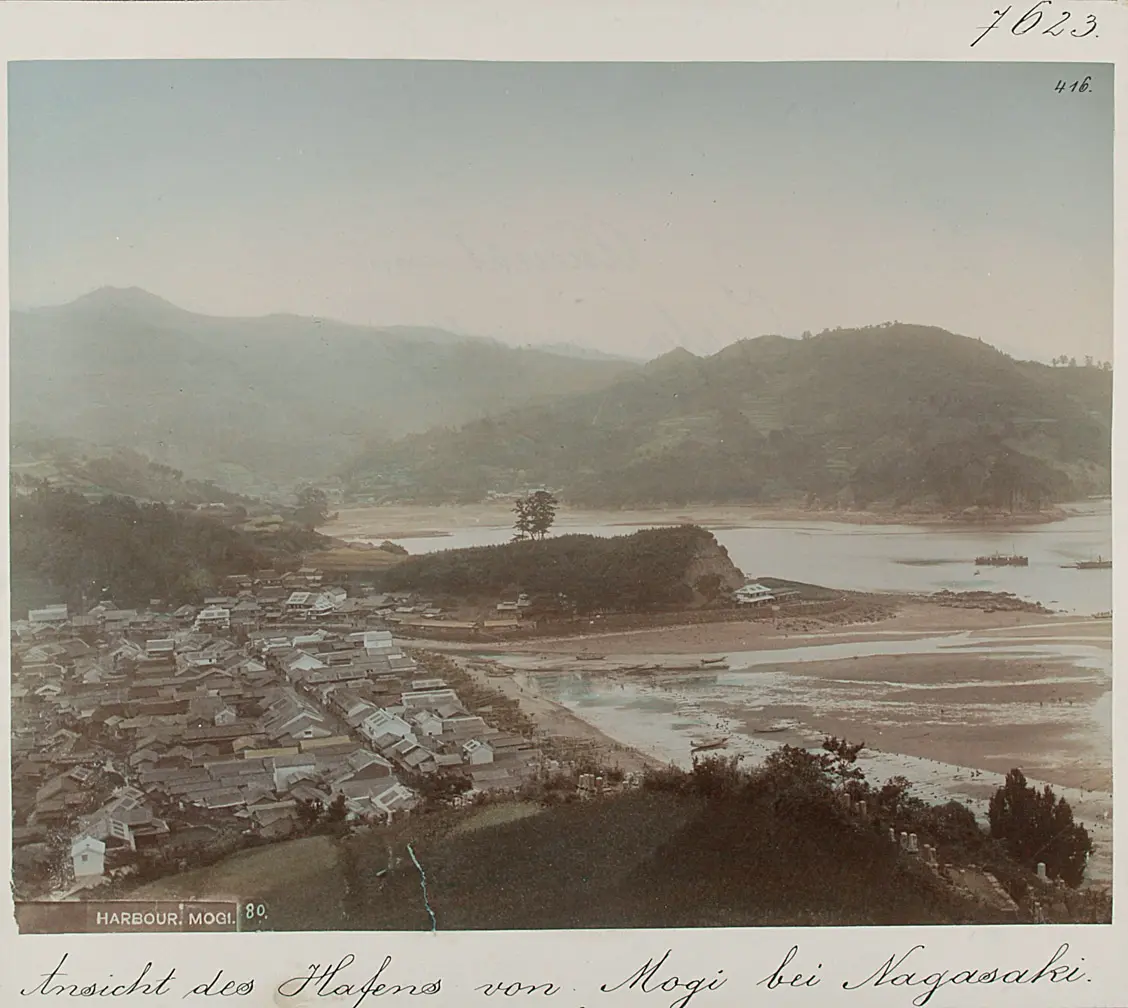 Nagasaki: Ansicht des Hafens von Mogi bei