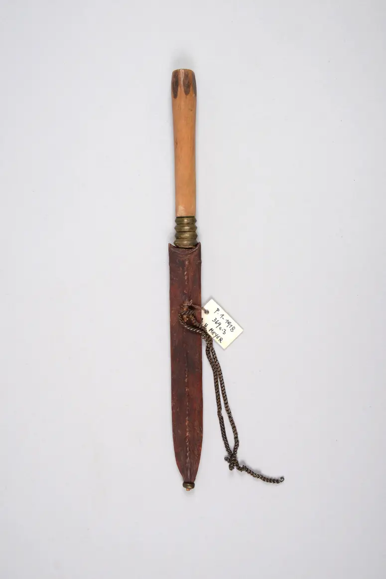 Messer mit Scheide
