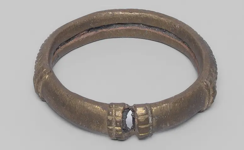 Beinschmuck