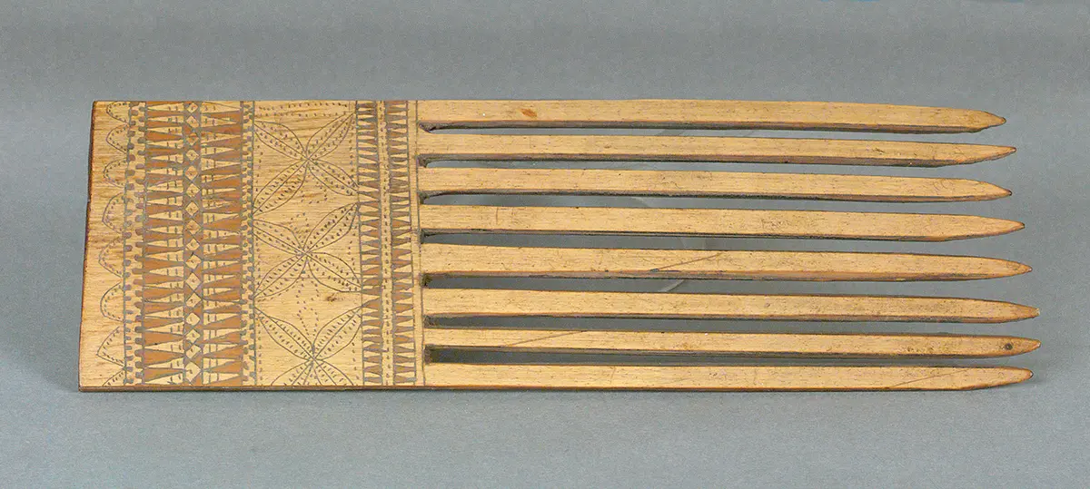 Decorative comb