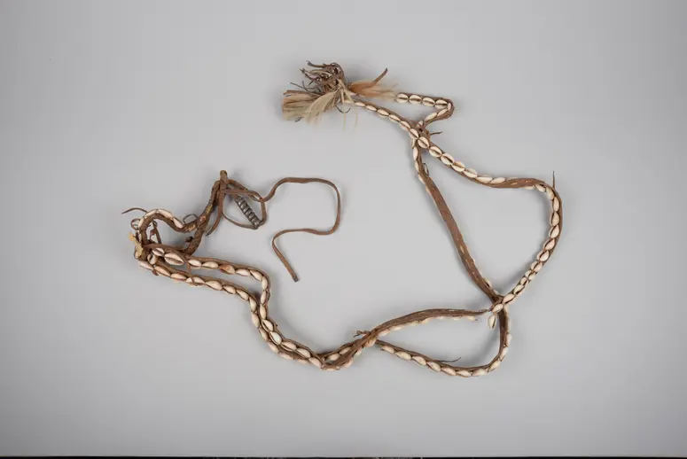 Rückenschmuck