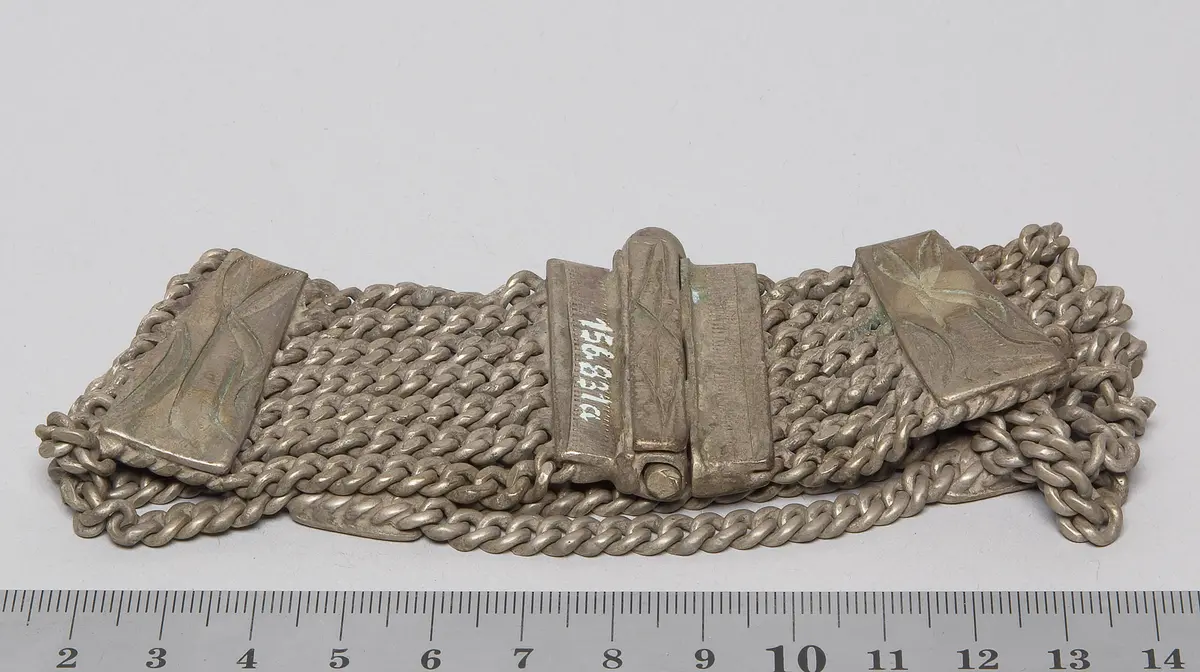 Beinschmuck