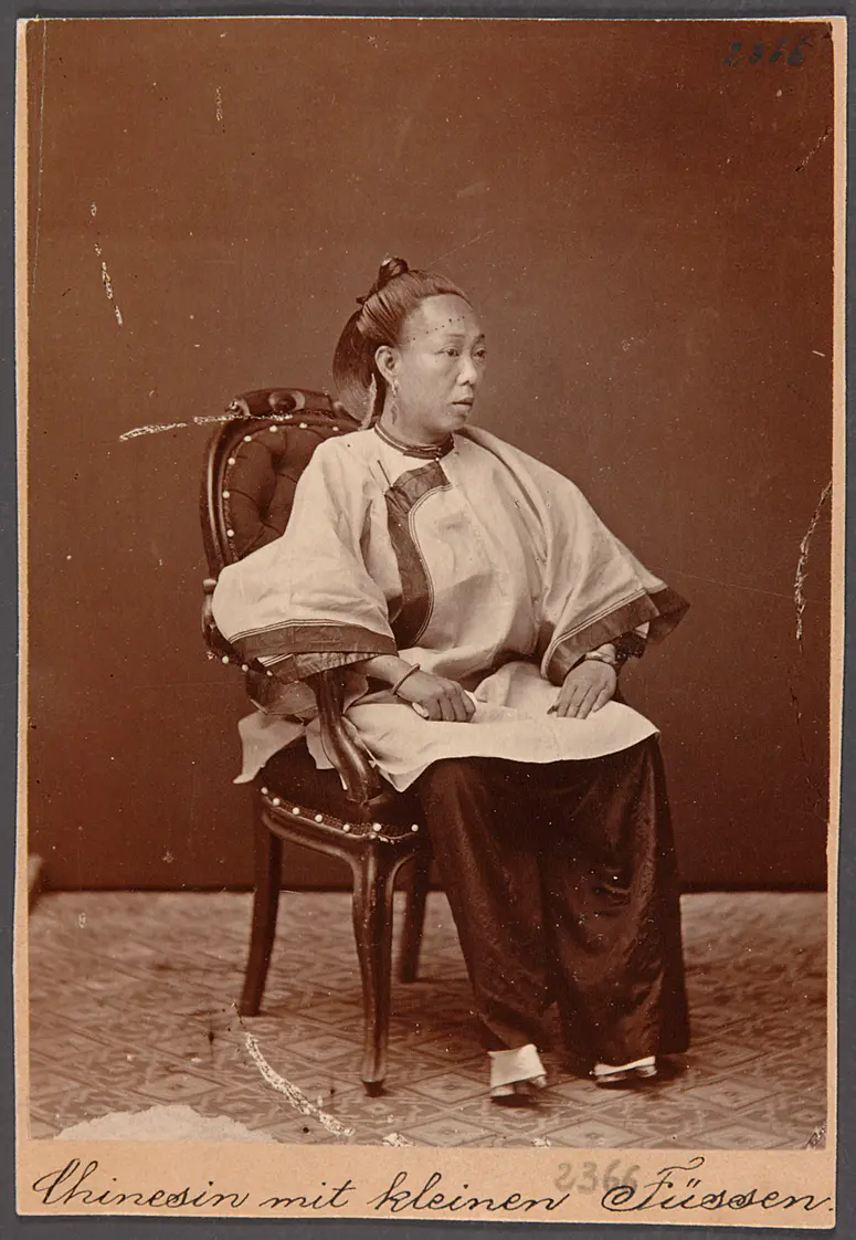 Chinese woman witth small feet