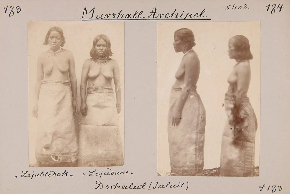 Zwei Frauen von den Marshall-Inseln