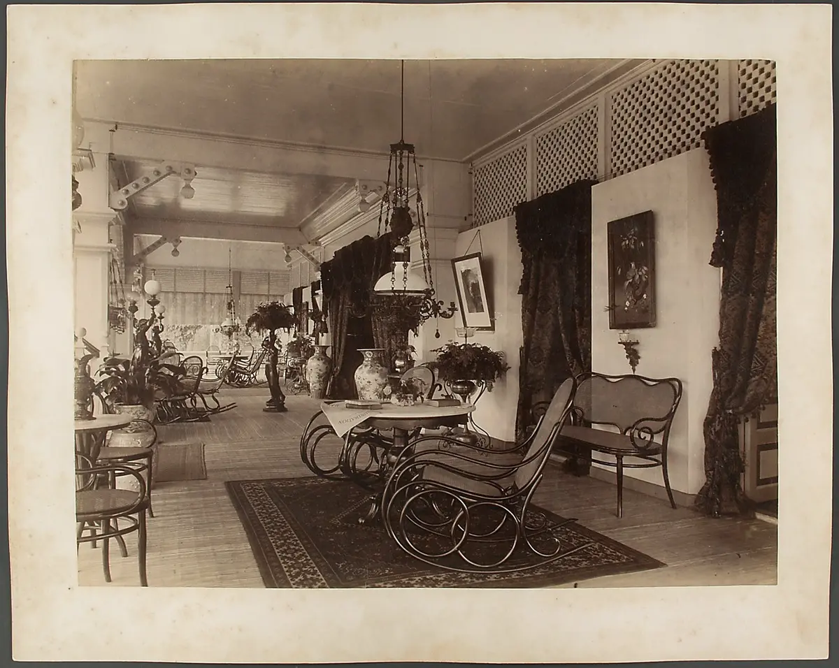 Ein Salon im Haus von Johann Schild in Padang