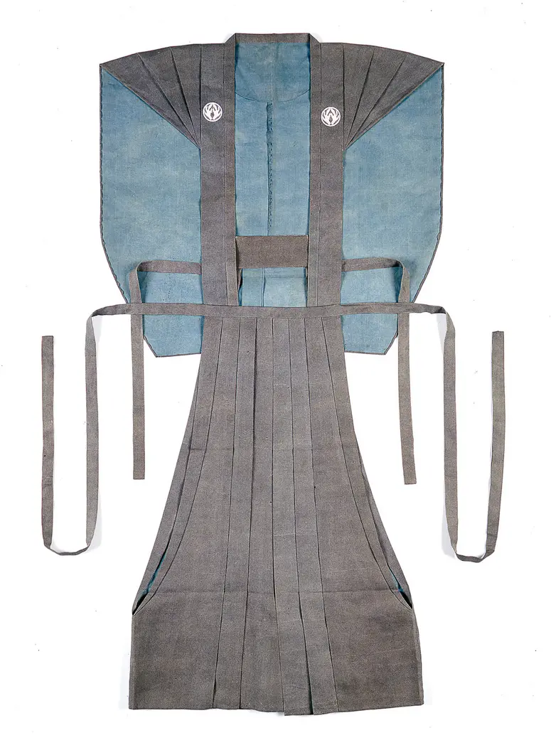 Gewand (kamishimo) bestehend aus Obergewand (kataginu) und Hose (hakama)