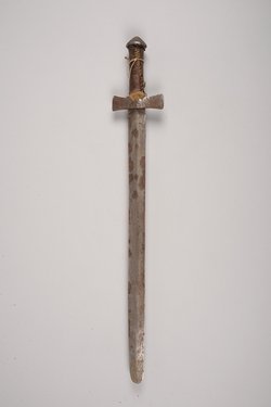Schwert mit Scheide