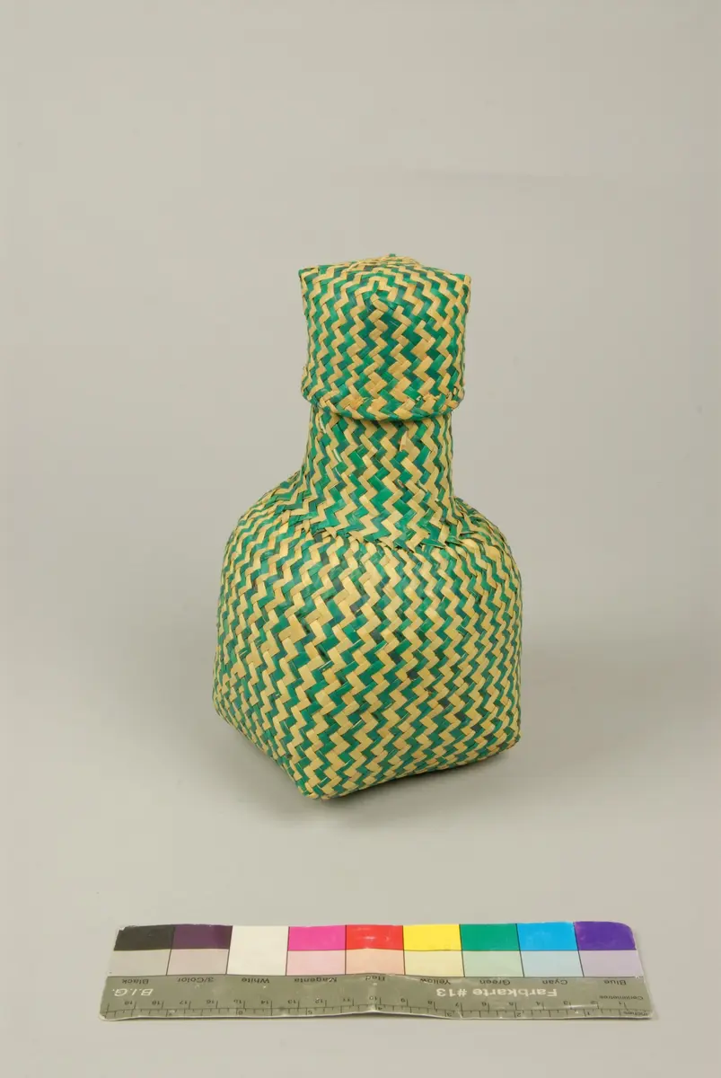 Strohflasche mit Deckel