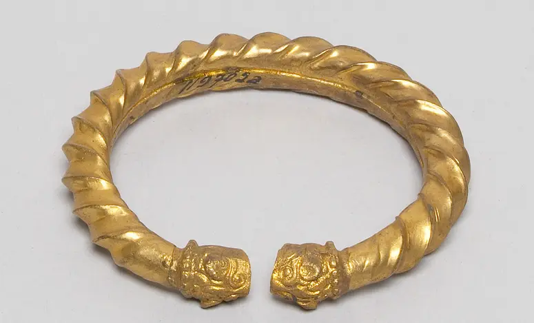 Armschmuck