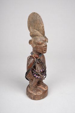 Männliche Ibedji Drillingsfigur