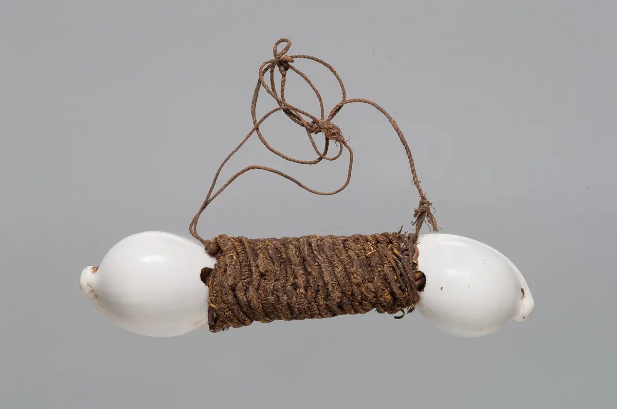 Brustschmuck
