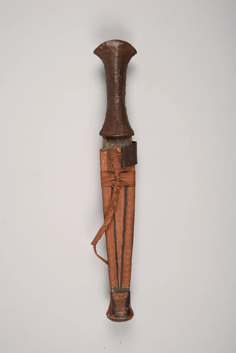 Messer mit Scheide