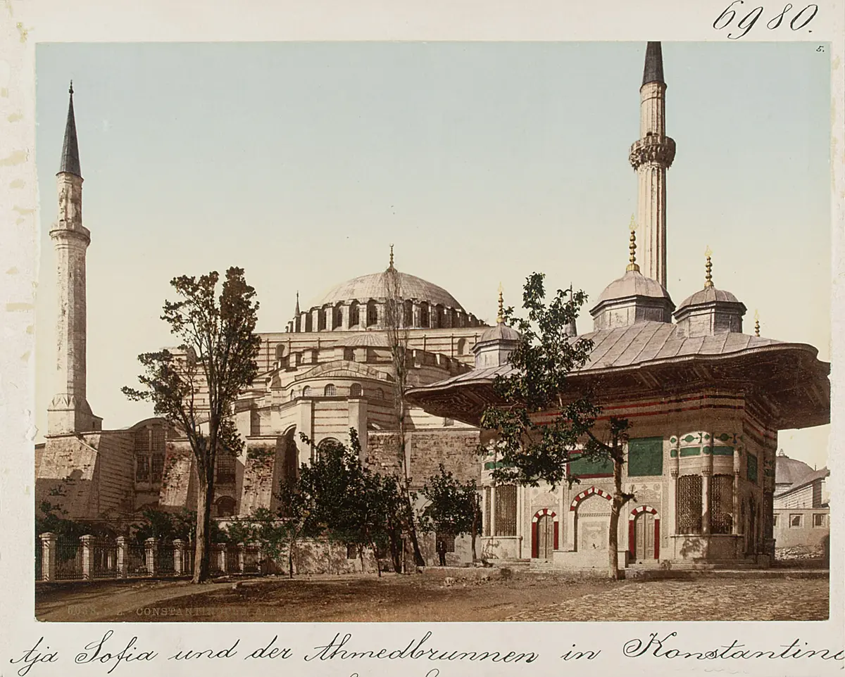 Aja Sophia und der Ahmedbrunnen in Konstantinopel
