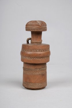 Pulvergefäß mit Deckel