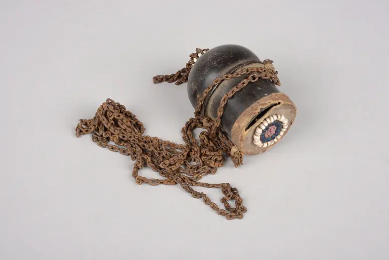 Schnupftabakbehälter auf Kette