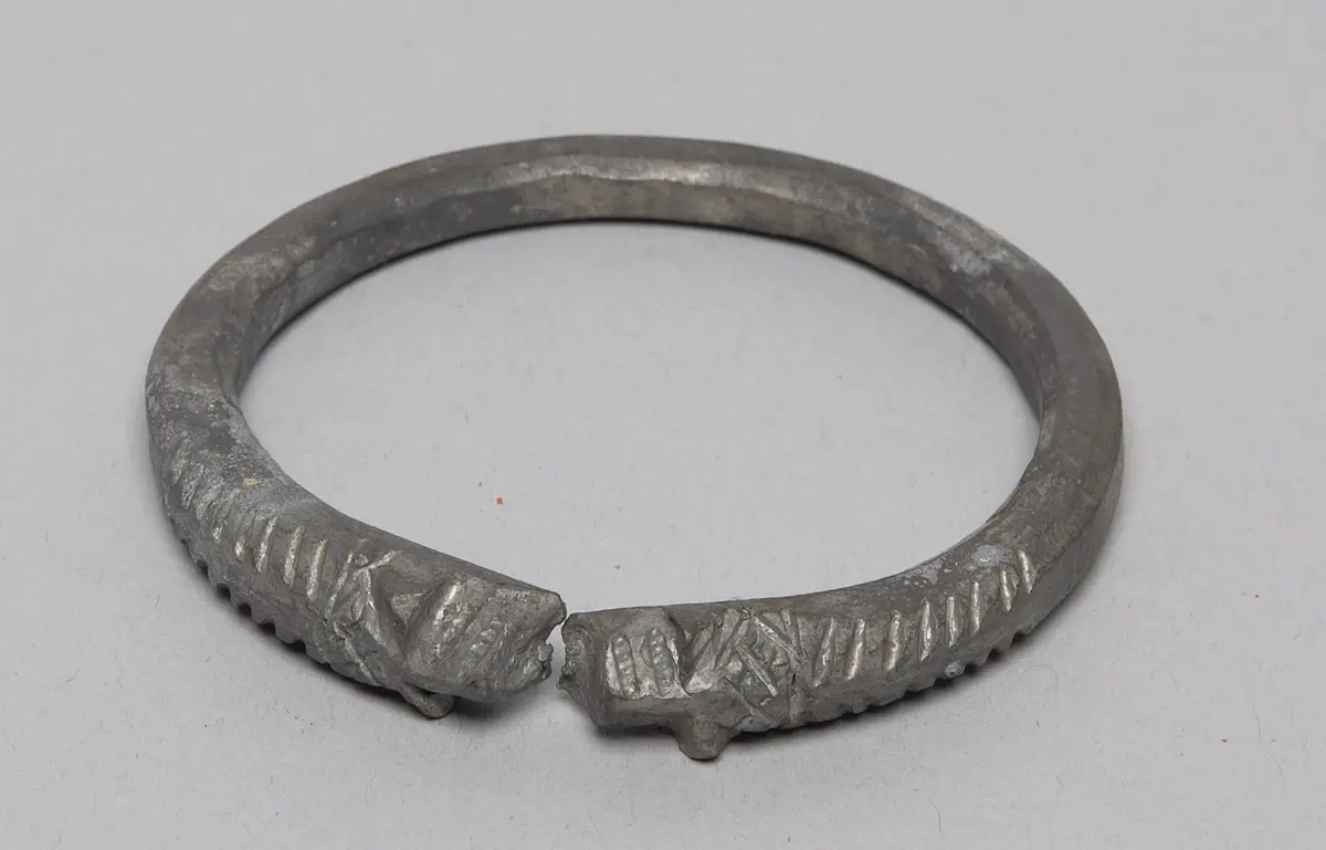 Armschmuck