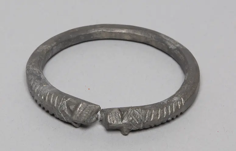 Armschmuck