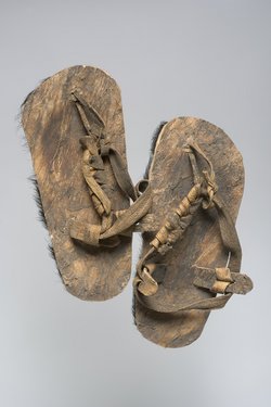 Paar Sandalen