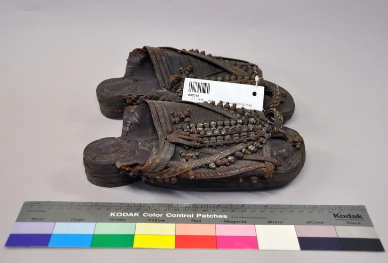 Paar Schuhe