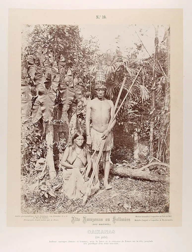Indianer mit Lanze und Kopfbedeckung (Krone) aus Lianen, Indianerin