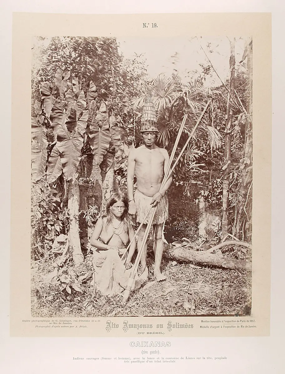 Indianer mit Lanze und Kopfbedeckung (Krone) aus Lianen, Indianerin