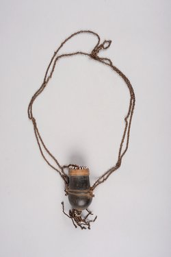 Schnupftabakbehälter auf Kette