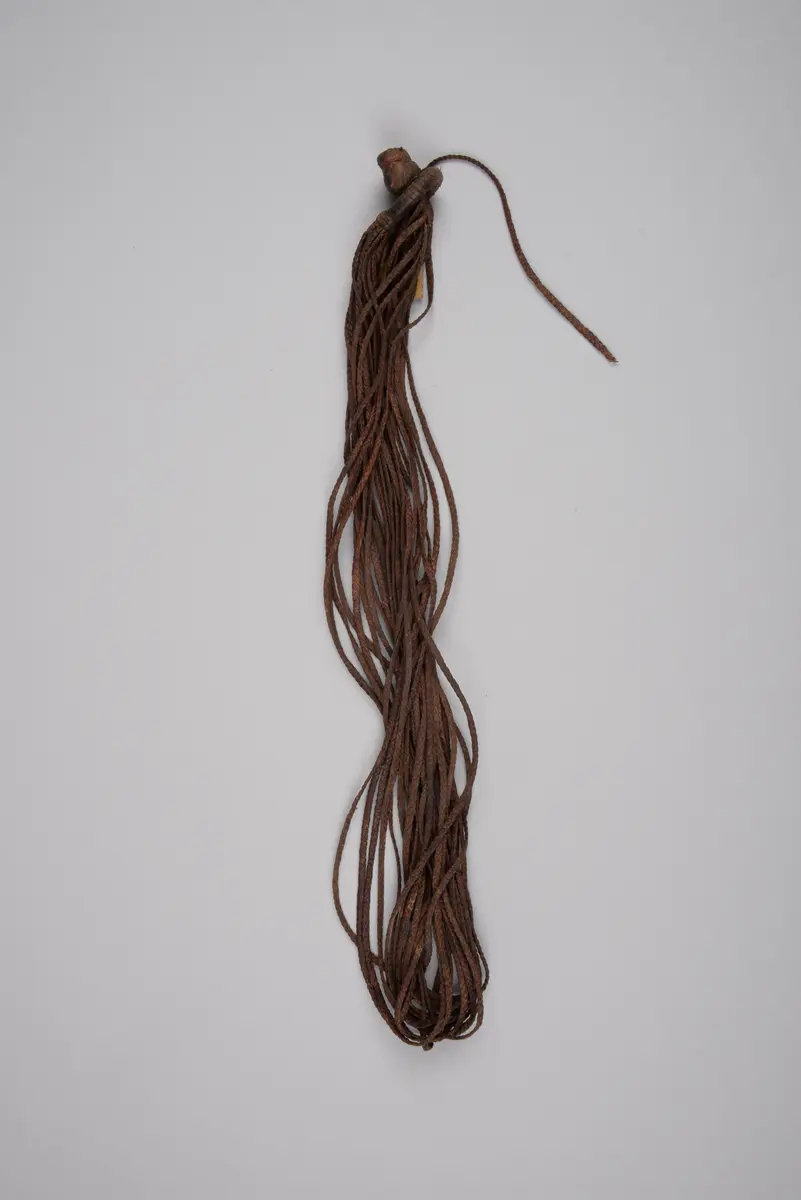 Haarschmuck, Halskette und Stirnschmuck
