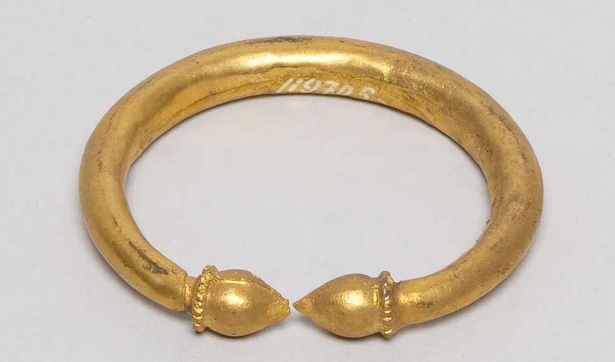 Armschmuck