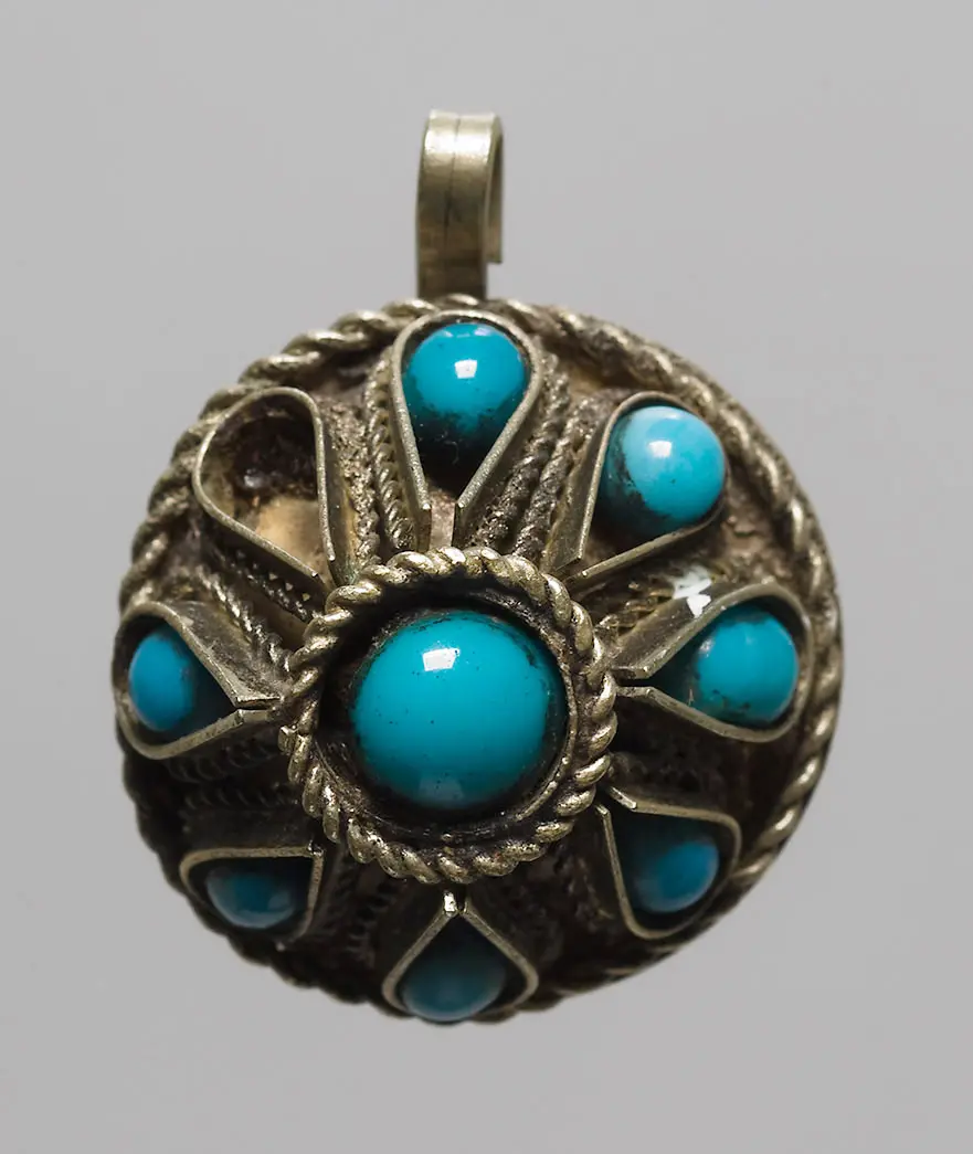 Brustschmuck